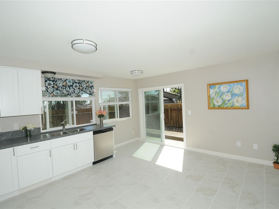 1st image of 5097 La Cuenta Dr