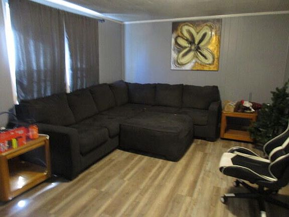 3rd image of 419 Cotton Ln