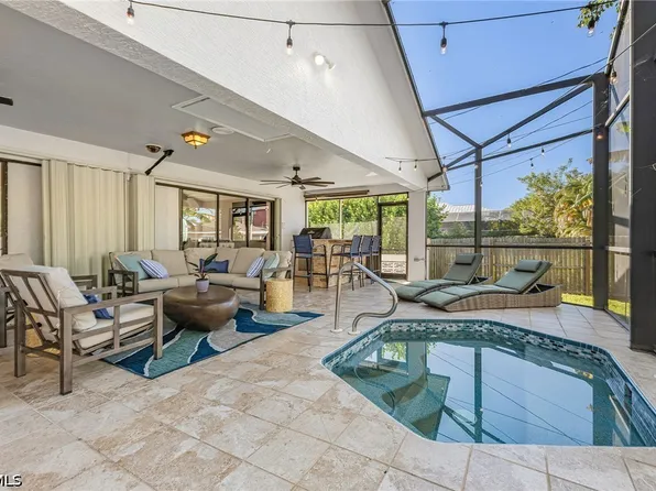 663 110th Ave N, Naples, FL 34108