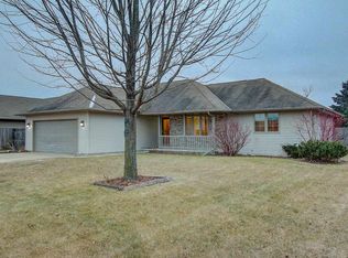4100 Sandstone Dr, Janesville, WI 53546