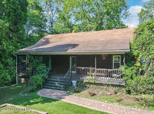 188 Olde Schoolhouse Rd, Cresco, PA 18326