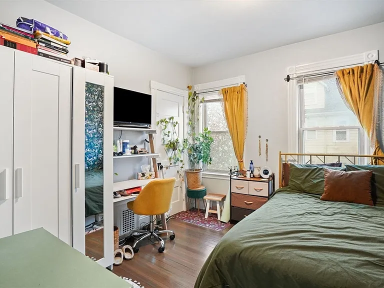 17 Howes St #1 — Photo 8