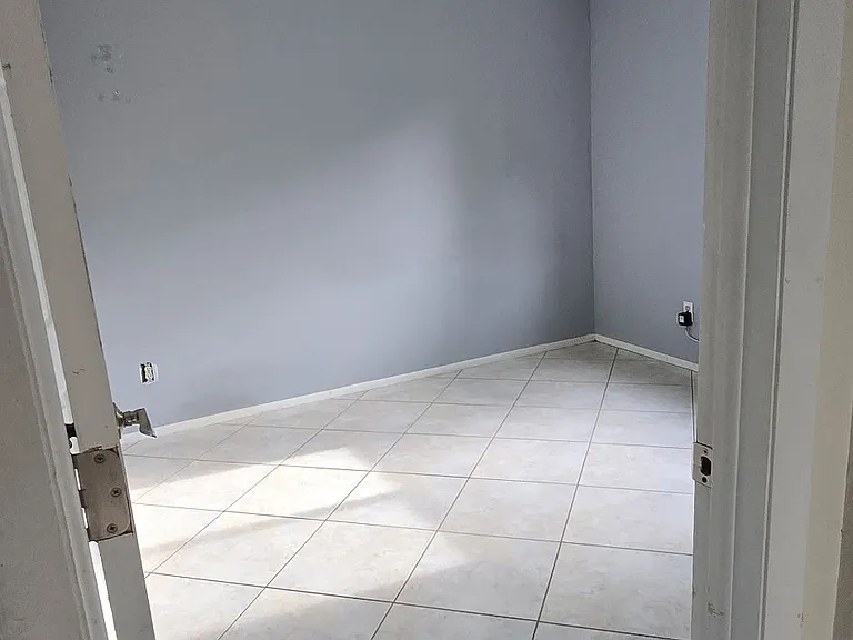 526 Monterey St — Photo 9