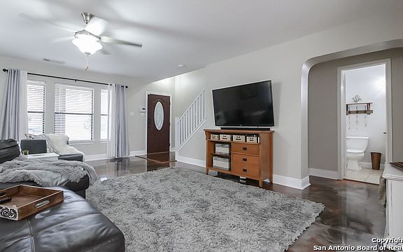 3rd image of 11922 Auburn Brk