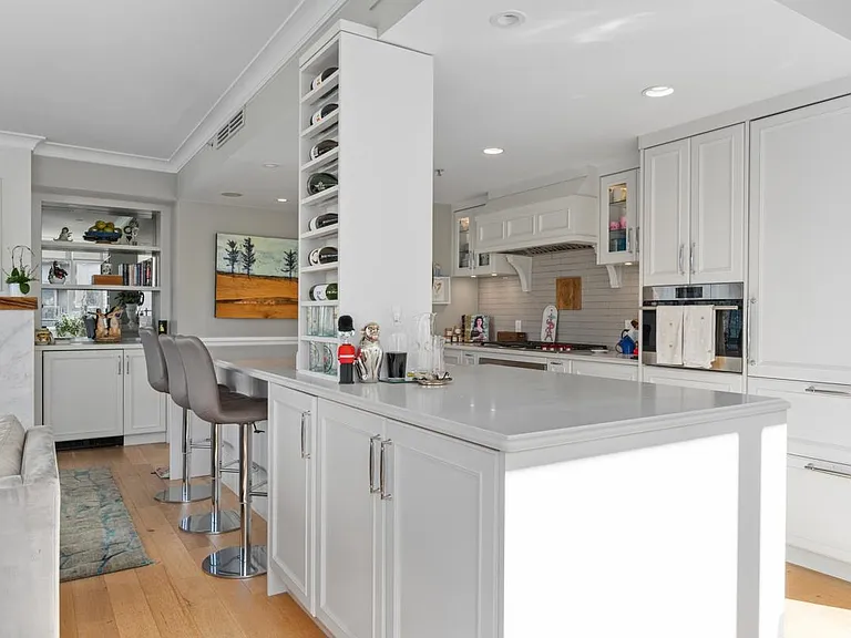 1281 Cordova St W #804 — Photo 5