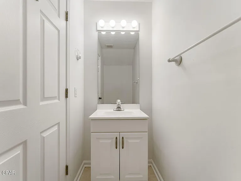 3914 Ray St — Photo 7