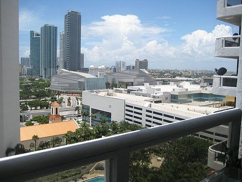 5th image of 1717 N Bayshore Dr APT 2042