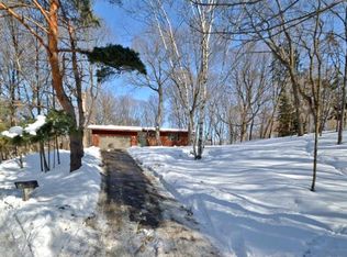 4194 Hillcrest Ln, Deephaven, MN 55391