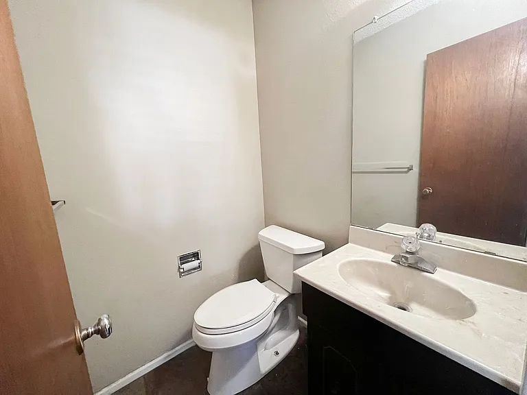 3302 N Vista Dr #B — Photo 4