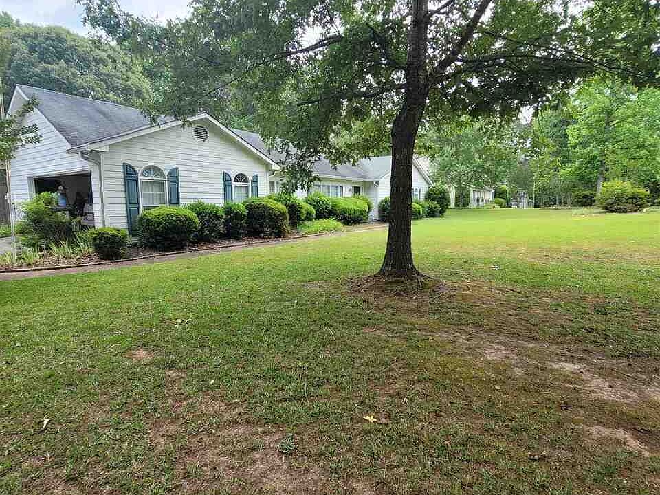 1st image of 25 London Ln