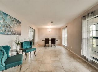 2011 W Red Bird Ln, Dallas, TX 75232