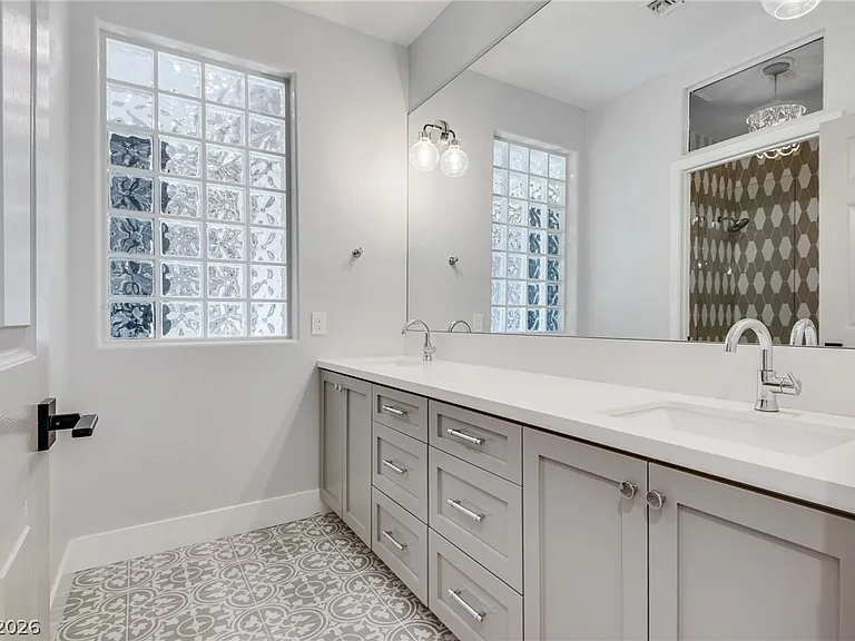 2508 Sandilands Dr — Photo 32
