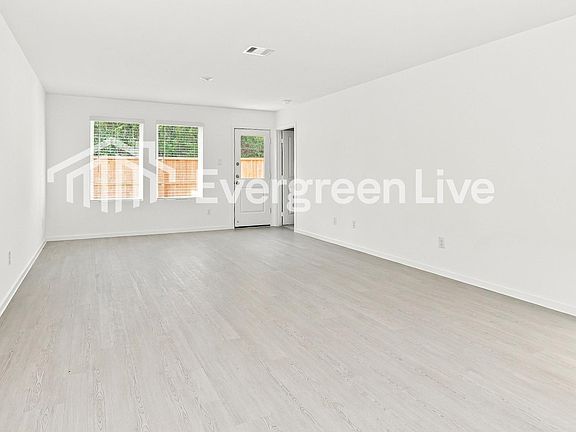 4th image of 5970 Mercer St
