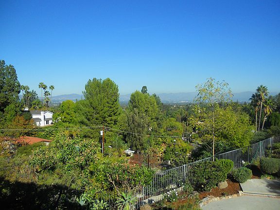 3rd image of 4858 Del Moreno Dr