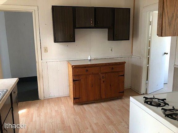 4th image of 12 Rickard St #2