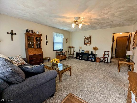 2nd image of 1717 Olive Ct