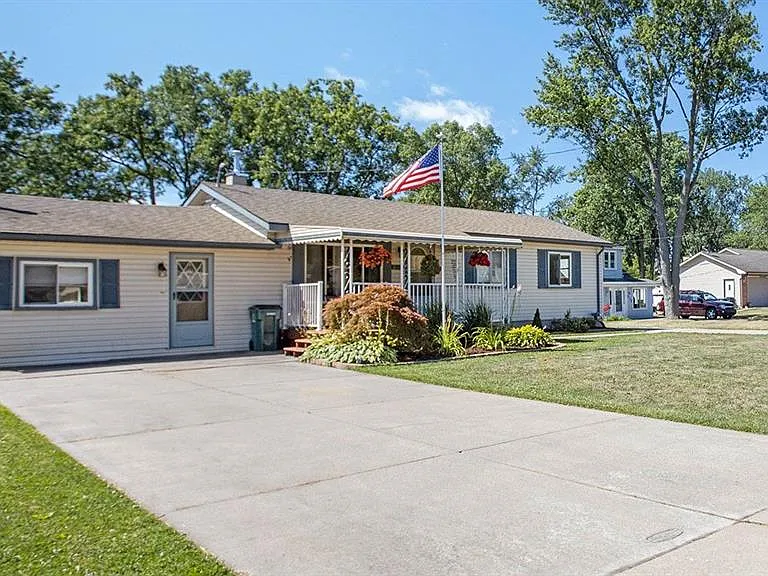 2752 Dashwood Dr — Photo 15