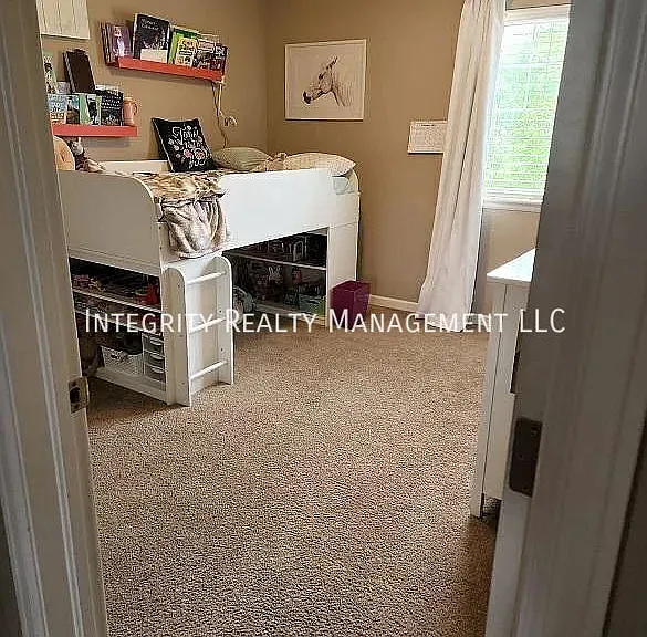 692 Jarvis Dr — Photo 12