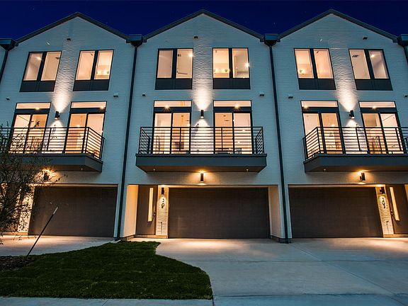 3rd image of 4418 Cabell Dr #201