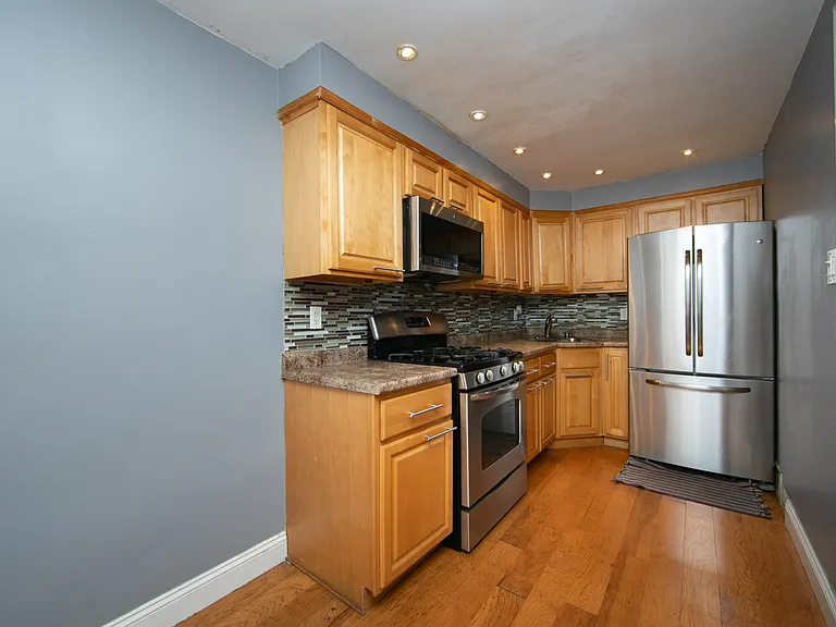 1357 Westbury Dr — Photo 15
