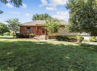 2908 SW Walnut St, Blue Springs, MO 64015