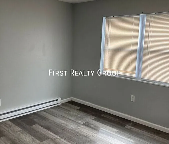 305 N Broadway St #3 — Photo 5