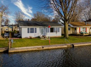 1374 E 720 S, Wolcottville, IN 46795
