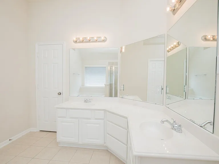 835 Aqua Vista Ln — Photo 29