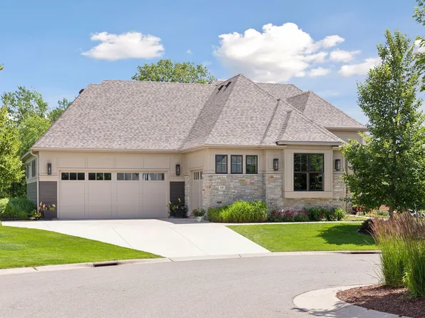 18 Kestrel Ct, North Oaks, MN 55127