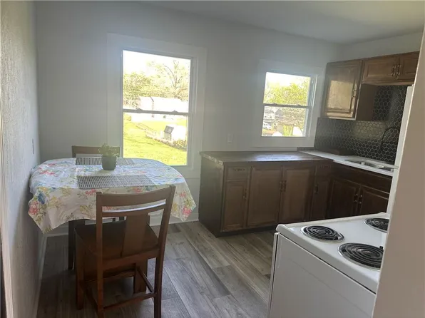 1311 S Crane St, Independence, MO 64055