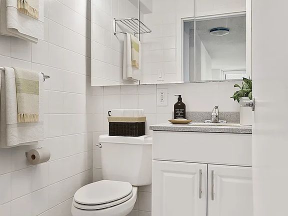 4th image of 480 2nd Ave APT 23A