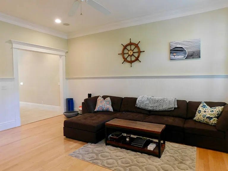 4721 Pleasant Ave — Photo 12