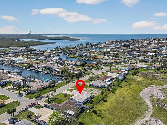 3rd image of 4001 Topsail Trl