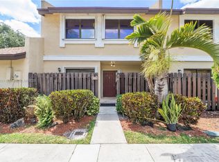 300 SW 96th Ter #300, Pembroke Pines, FL 33025