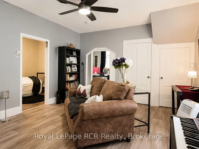 526 Alice St — Photo 4
