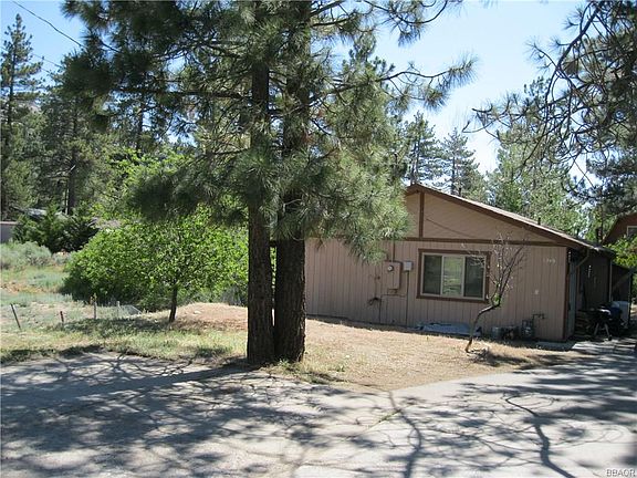 3rd image of 1040 Greenway Dr