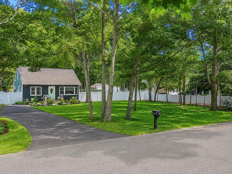 1st image of 51 Roberts Road W
