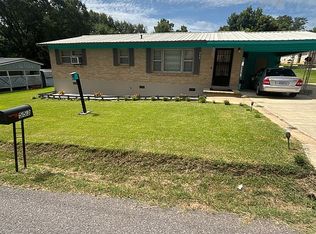 553 Line St S, Philadelphia, MS 39350