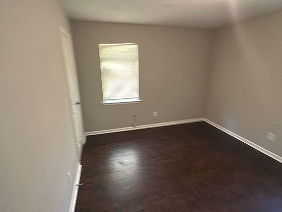 4th image of 556 Melton Ave
