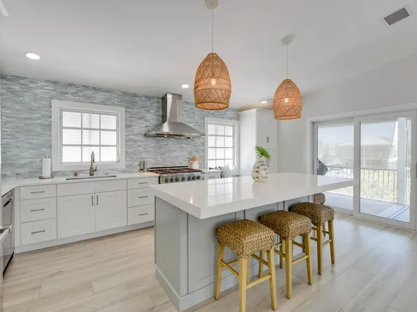 75 Lobstertail Rd, Big Pine Key, FL 33043