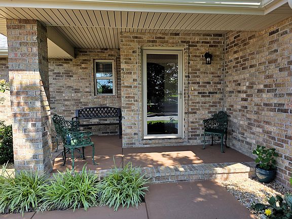 5th image of 1392 S Acorn Avenue