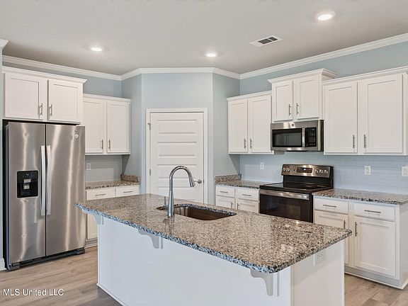 5th image of 7741 Coral Ln