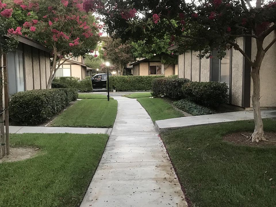 2nd image of 15204 Shadybend Dr APT 25