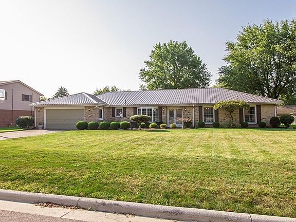2nd image of 775 Gardenwood Dr