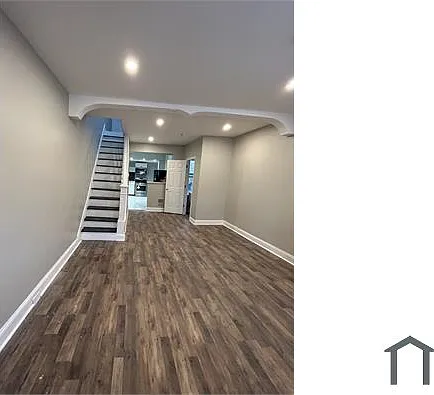 3 bed, 1100 sqft, $2,200 — Photo 3