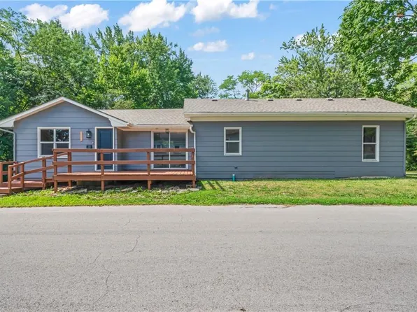 513 N College St, Richmond, MO 64085