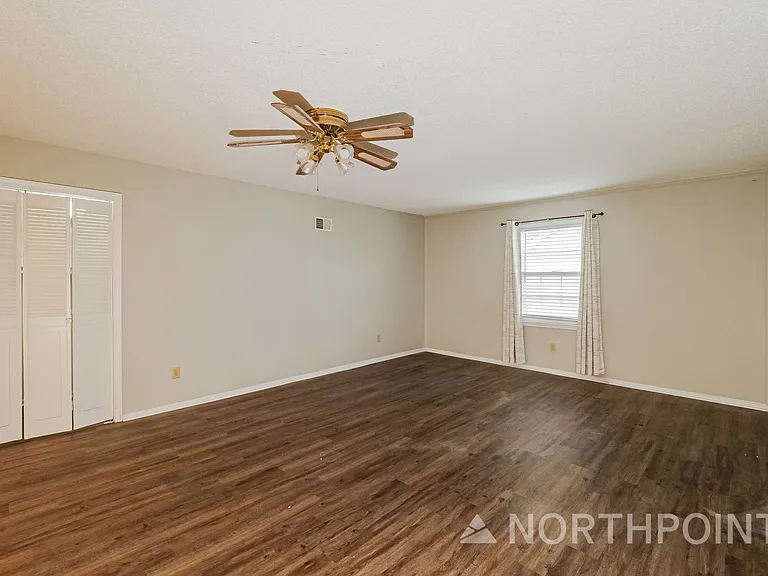 601 SE Richardson Pl — Photo 11