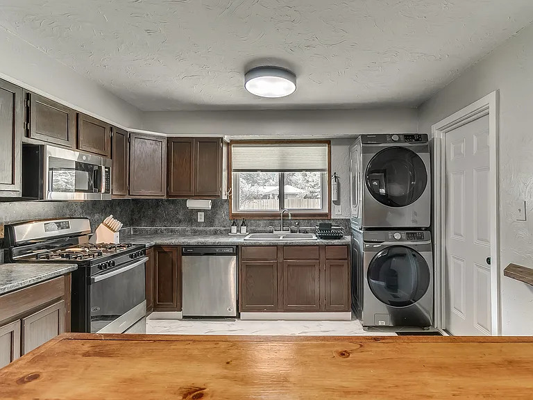 1222 W Boyd St — Photo 9