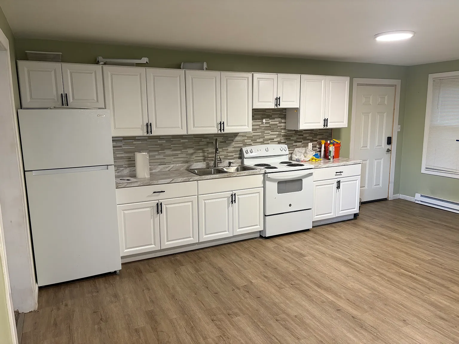 2 bed, 1000 sqft, $1,200 — Photo 3