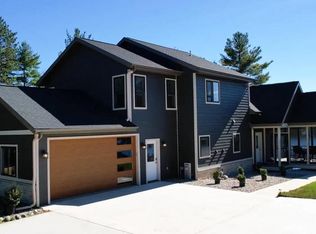 W5561 Springwater Dr, Wild Rose, WI 54984